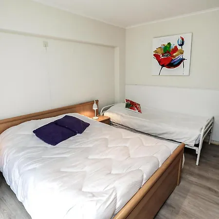 Apartment 09