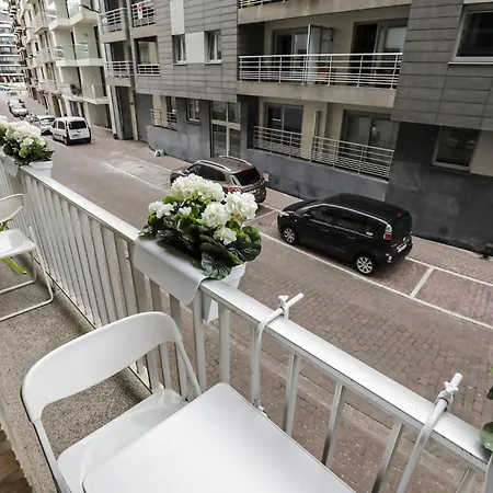 09 Apartment