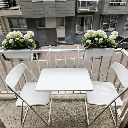 Apartment 09 *